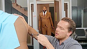 Kira Noir i detect an ass that whants training