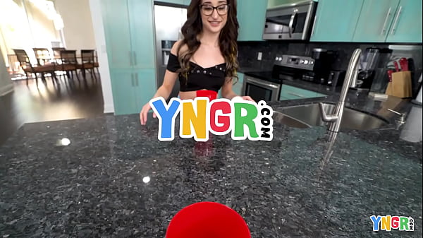 YNGR – Horny Isabella Nice Fucked By The Pizza Delivery Man In Her Kitchen