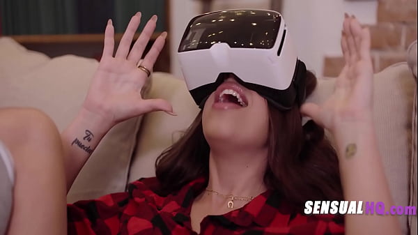 Thirsty Lesbian Wearing V.R Headsets Realizes It Felt Too Real