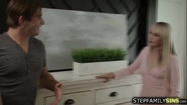 Stepbro fucking his stepsis on her bed
