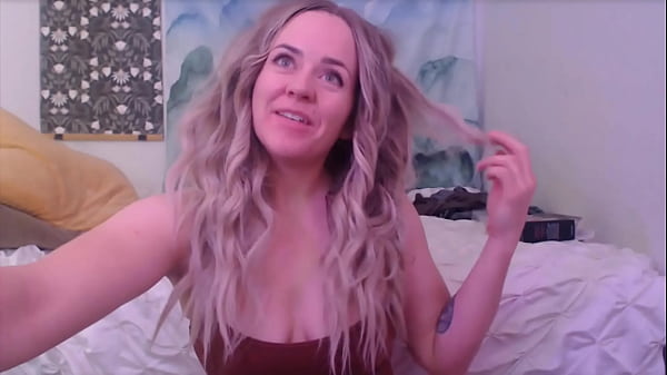 Sensual babe Kellly moves on to slow and gentle dildo fucking