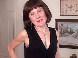 Slim American Naughty Mom Strips Off Her Dress And Panties And Fingers Her Hairy Pussy – MatureNL