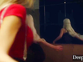 Jealous Blonde Race For Cock – Elsa Jean And Riley Steele