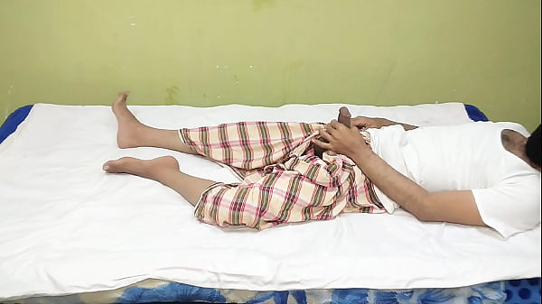 Indian Desi Bahu ny ki Susar k Lund ki Malish aur Susar ki undershave kr k Chut Marvai Clear Hindi Audio