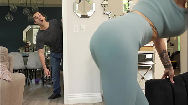 Anal Mom – Mckenzie Lee